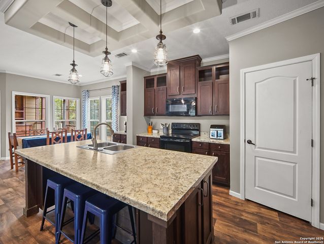 1283 Pipe Springs Dr, Lakehills, TX 78063