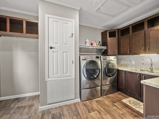 1283 Pipe Springs Dr, Lakehills, TX 78063