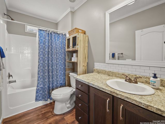 1283 Pipe Springs Dr, Lakehills, TX 78063