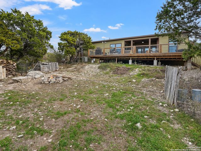 1283 Pipe Springs Dr, Lakehills, TX 78063