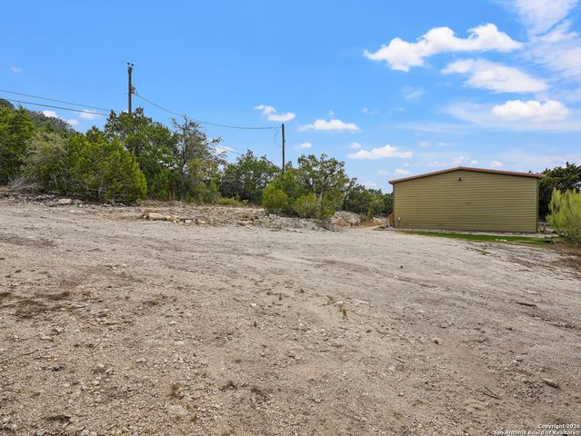 1283 Pipe Springs Dr, Lakehills, TX 78063