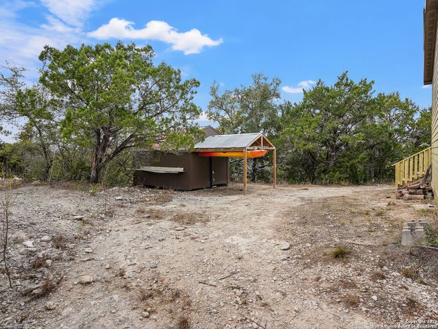 1283 Pipe Springs Dr, Lakehills, TX 78063