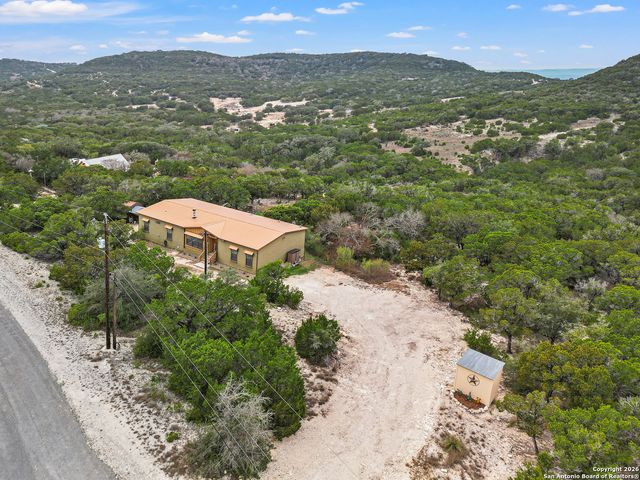 1283 Pipe Springs Dr, Lakehills, TX 78063