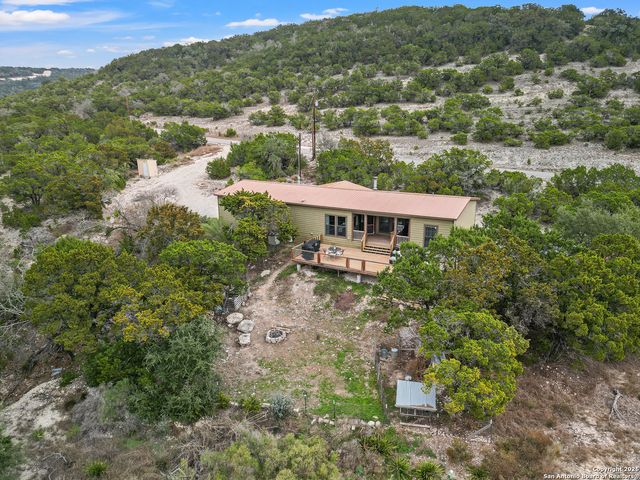 1283 Pipe Springs Dr, Lakehills, TX 78063