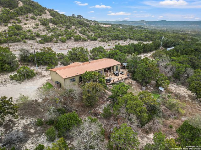 1283 Pipe Springs Dr, Lakehills, TX 78063