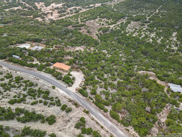 1283 Pipe Springs Dr, Lakehills, TX 78063