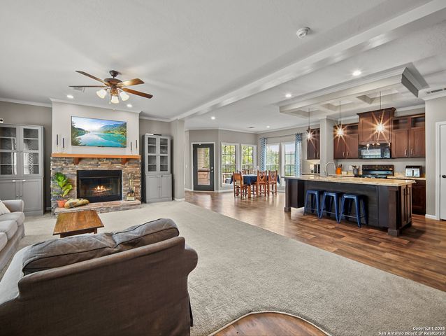 1283 Pipe Springs Dr, Lakehills, TX 78063