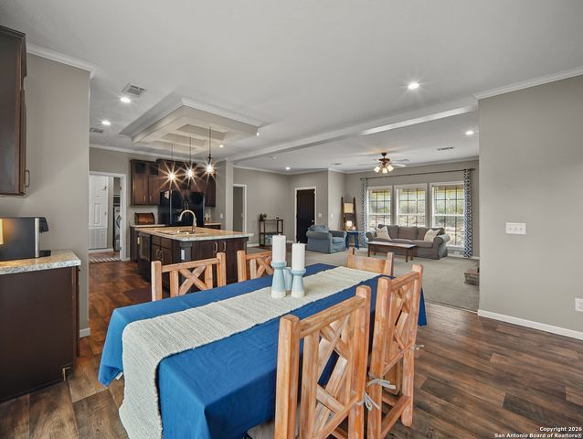 1283 Pipe Springs Dr, Lakehills, TX 78063