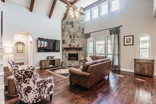 1312 Senna Drive, Burleson, TX 76028