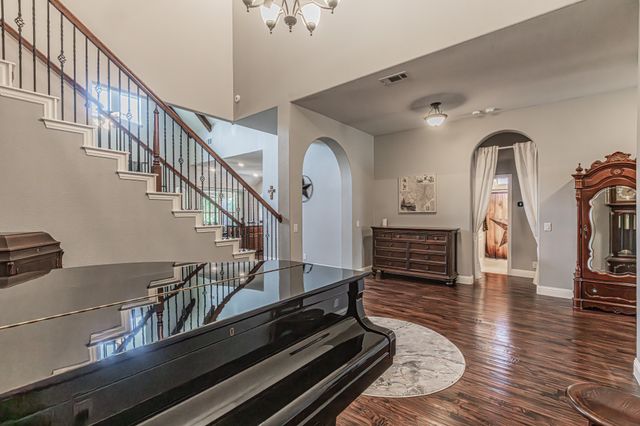 1312 Senna Drive, Burleson, TX 76028