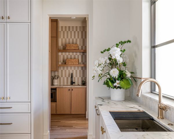 6407 Joyce Way, Dallas, TX 75225