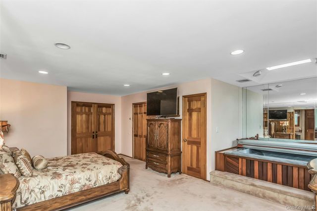 3901 Jane Court, Seaford, NY 11783