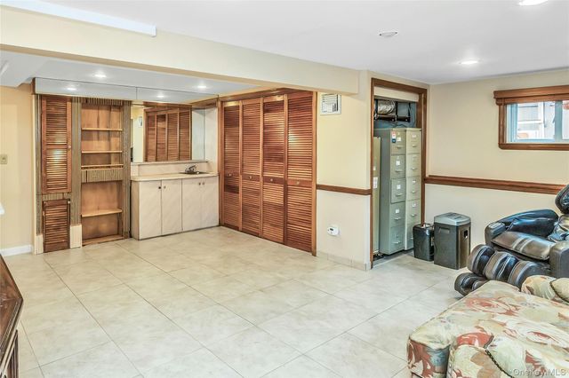 3901 Jane Court, Seaford, NY 11783