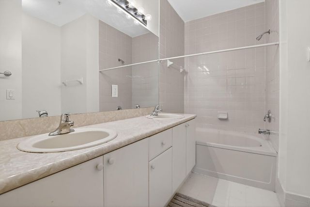 100 Jacaranda Country Club Drive 101, Plantation, FL 33324