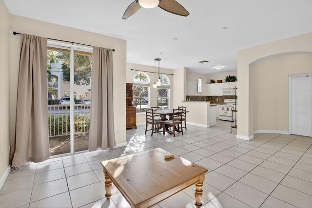 100 Jacaranda Country Club Drive 101, Plantation, FL 33324