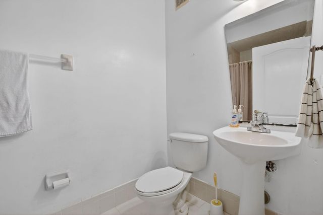 100 Jacaranda Country Club Drive 101, Plantation, FL 33324