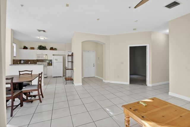 100 Jacaranda Country Club Drive 101, Plantation, FL 33324