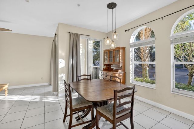 100 Jacaranda Country Club Drive 101, Plantation, FL 33324