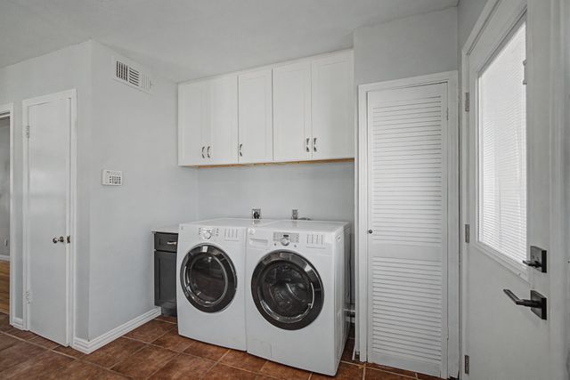 422 N Pecan Street, Arlington, TX 76011