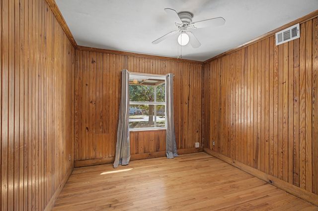 422 N Pecan Street, Arlington, TX 76011