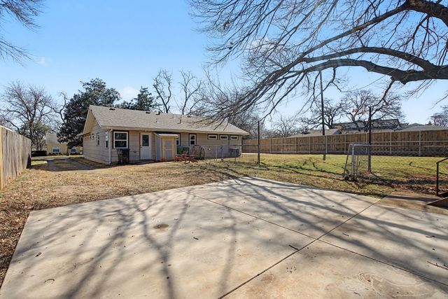 422 N Pecan Street, Arlington, TX 76011