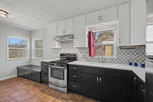 422 N Pecan Street, Arlington, TX 76011