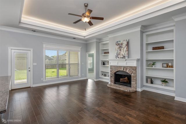 617 Labarre Lane, Bossier City, LA 71111