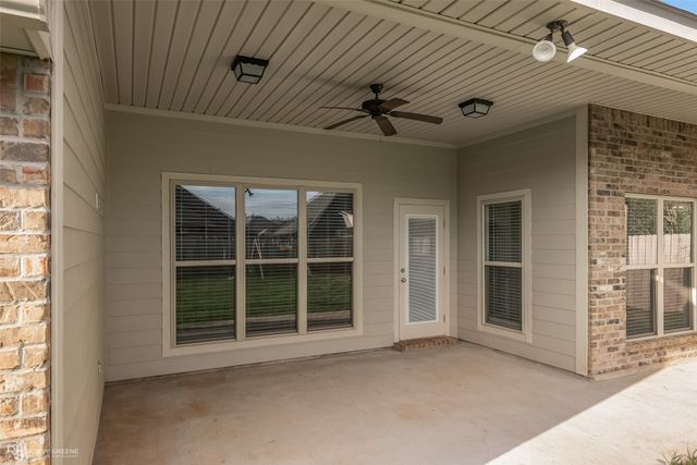 617 Labarre Lane, Bossier City, LA 71111