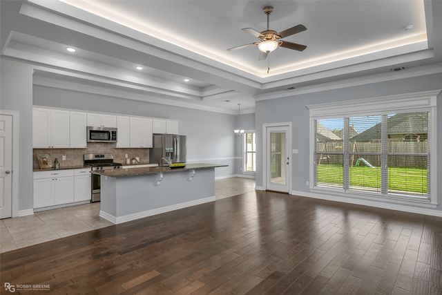 617 Labarre Lane, Bossier City, LA 71111