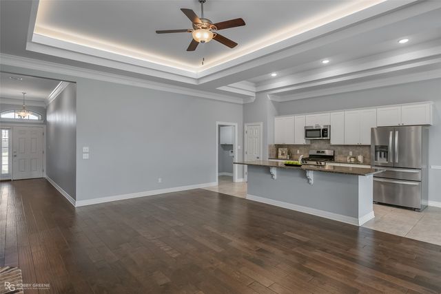 617 Labarre Lane, Bossier City, LA 71111