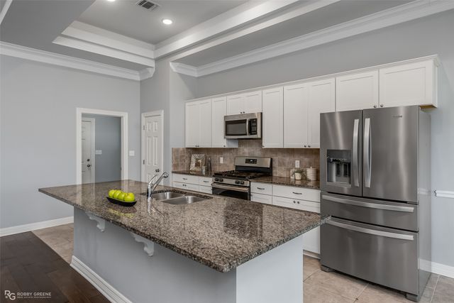 617 Labarre Lane, Bossier City, LA 71111