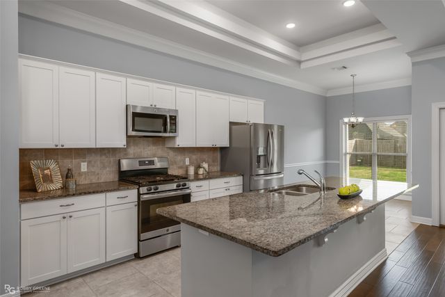617 Labarre Lane, Bossier City, LA 71111