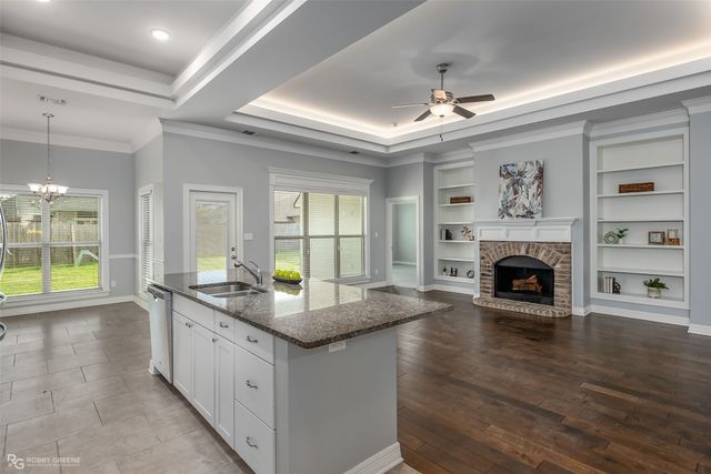 617 Labarre Lane, Bossier City, LA 71111