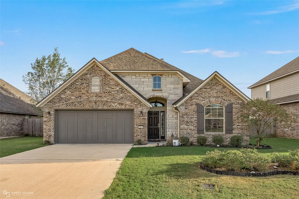 617 Labarre Lane, Bossier City, LA 71111