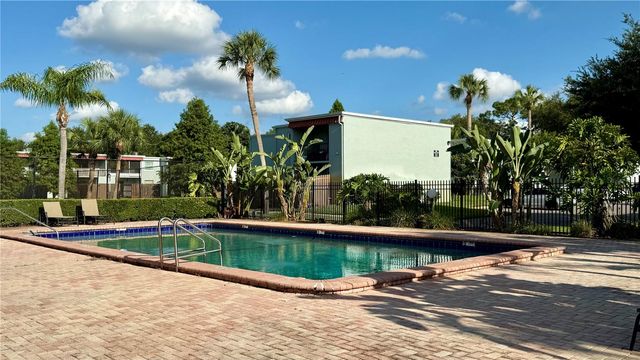 2830 SOMERSET PARK DRIVE 202, Tampa, FL 33613