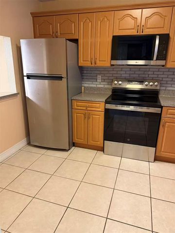 2830 SOMERSET PARK DRIVE 202, Tampa, FL 33613