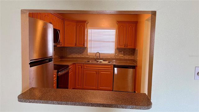 2830 SOMERSET PARK DRIVE 202, Tampa, FL 33613
