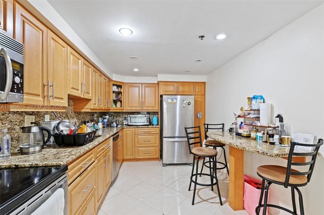 17600 N Bay Road N701, Sunny Isles Beach, FL 33160