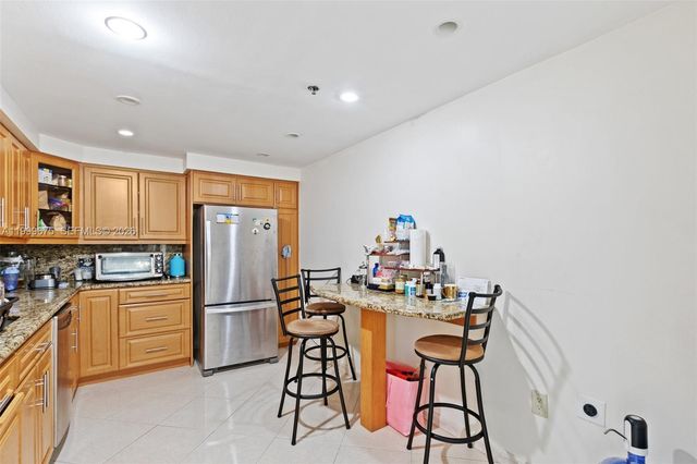 17600 N Bay Road N701, Sunny Isles Beach, FL 33160