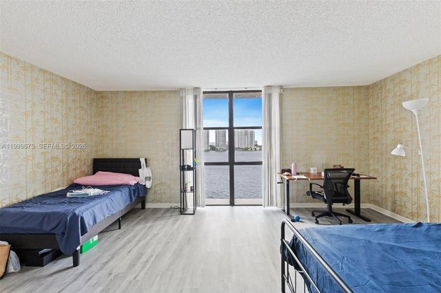 17600 N Bay Road N701, Sunny Isles Beach, FL 33160