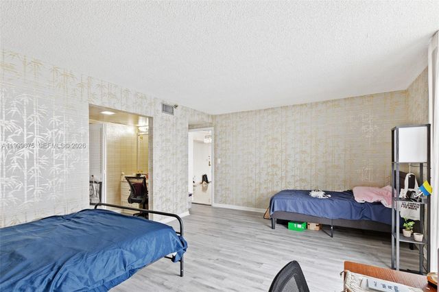 17600 N Bay Road N701, Sunny Isles Beach, FL 33160