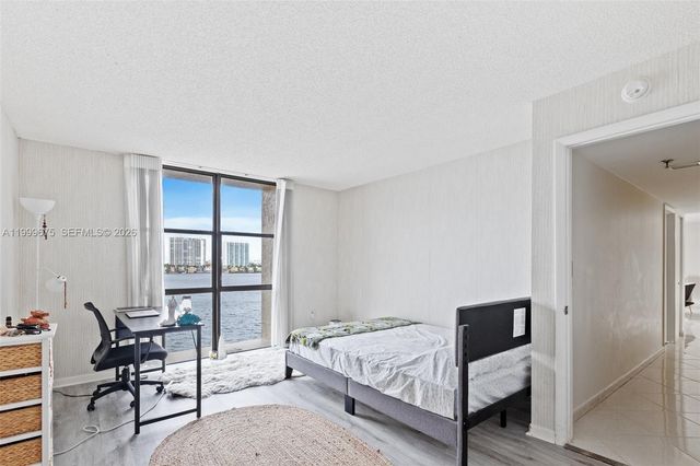 17600 N Bay Road N701, Sunny Isles Beach, FL 33160