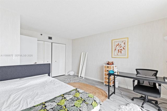 17600 N Bay Road N701, Sunny Isles Beach, FL 33160