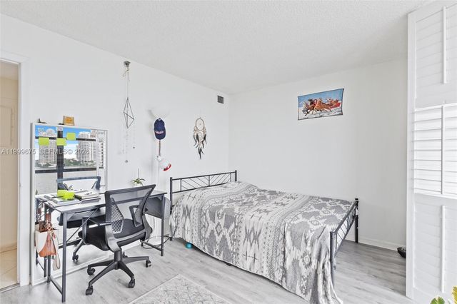 17600 N Bay Road N701, Sunny Isles Beach, FL 33160