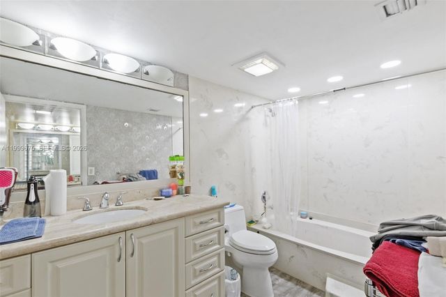 17600 N Bay Road N701, Sunny Isles Beach, FL 33160