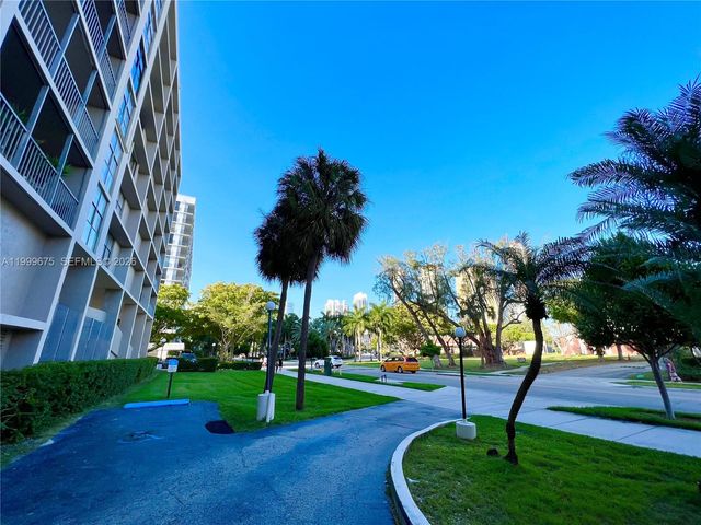 17600 N Bay Road N701, Sunny Isles Beach, FL 33160