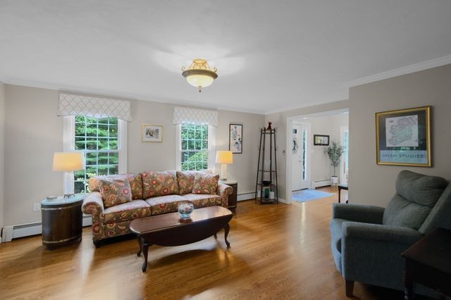 29 Townline Rd, Franklin, MA 02038
