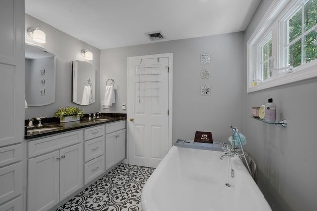 29 Townline Rd, Franklin, MA 02038
