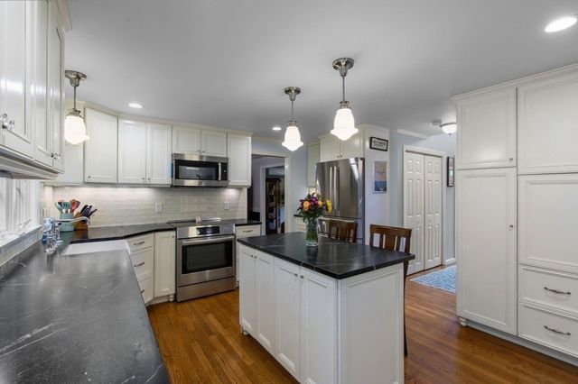 29 Townline Rd, Franklin, MA 02038