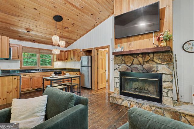 220A Brookwood Lane, Clarkesville, GA 30523